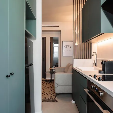 Two Entire Liv Luxury C-d *