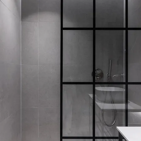 Apartment Two Entire Liv Luxury C-d