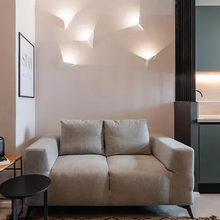 Two Entire Liv Luxury C-d