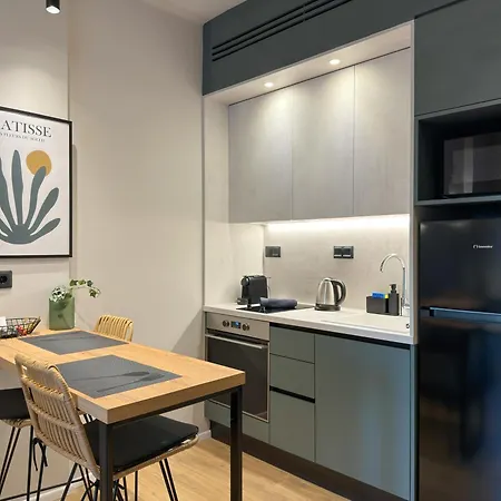 Two Entire Liv Luxury C-d *