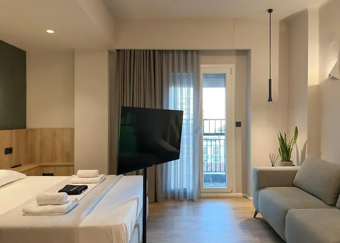 Two Entire Liv Luxury C-d