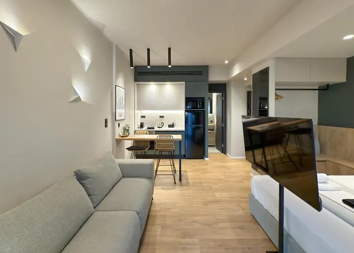 Two Entire Liv Luxury C-d *